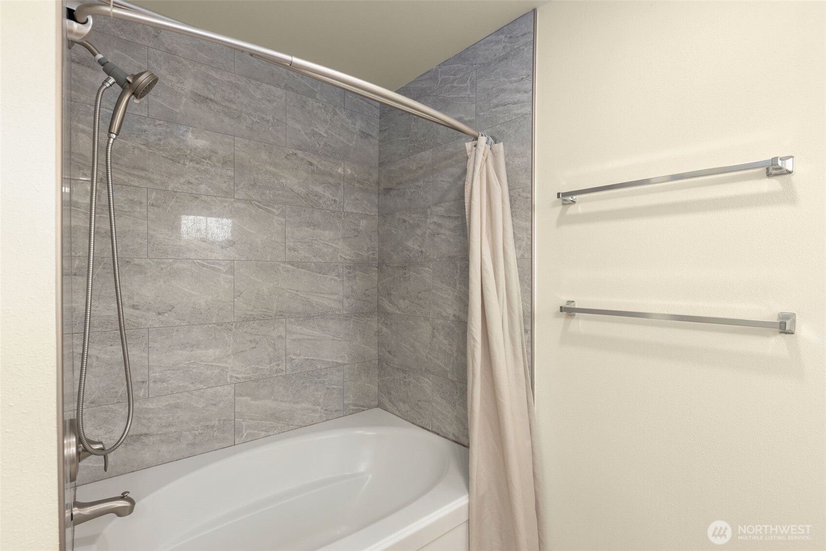 6895 Holly Park Drive S, Seattle, WA 98118