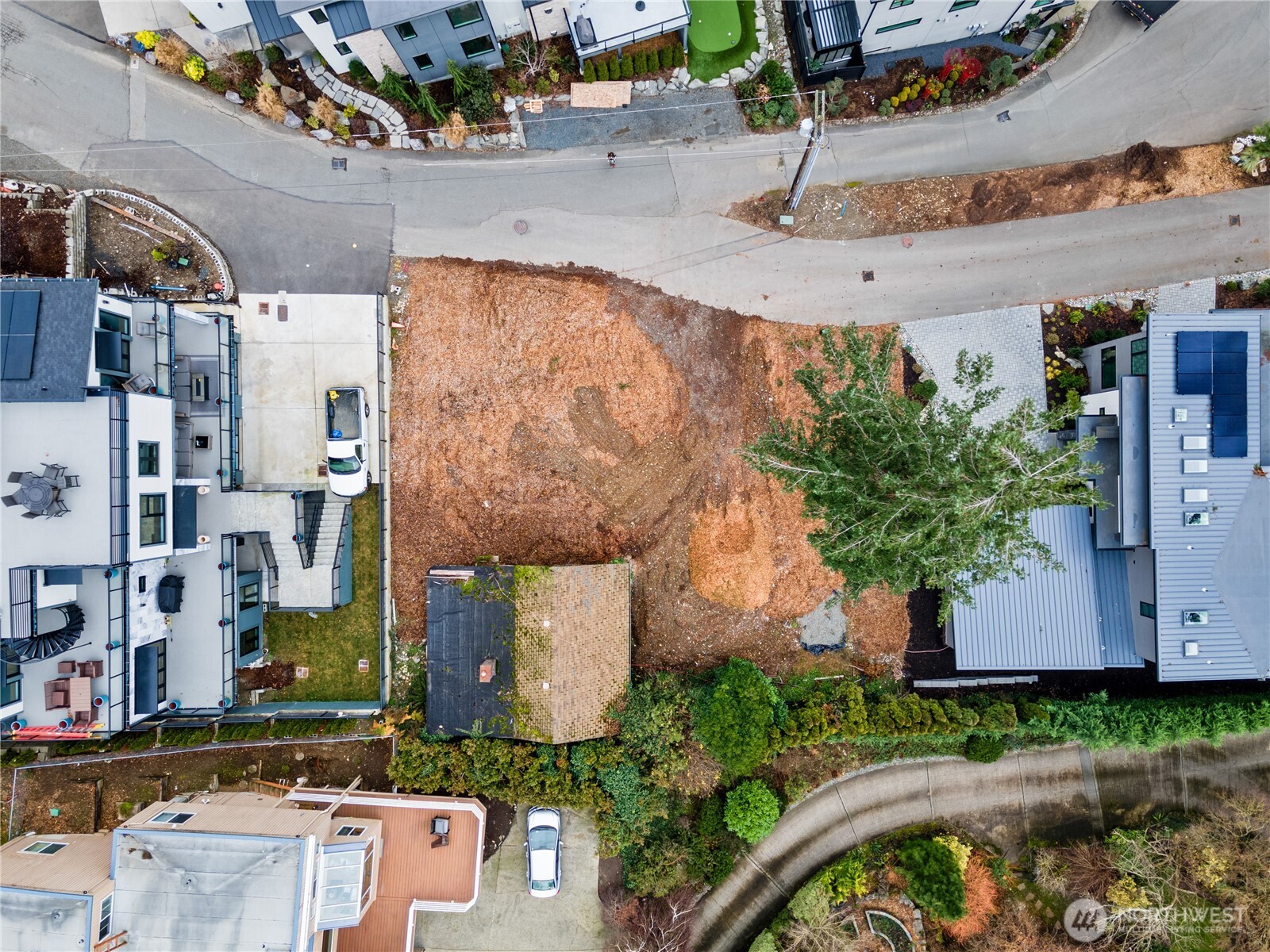 8329 NE Juanita Drive , Kirkland, WA 98034