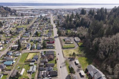 905 Lincoln Street , Hoquiam, WA 98550