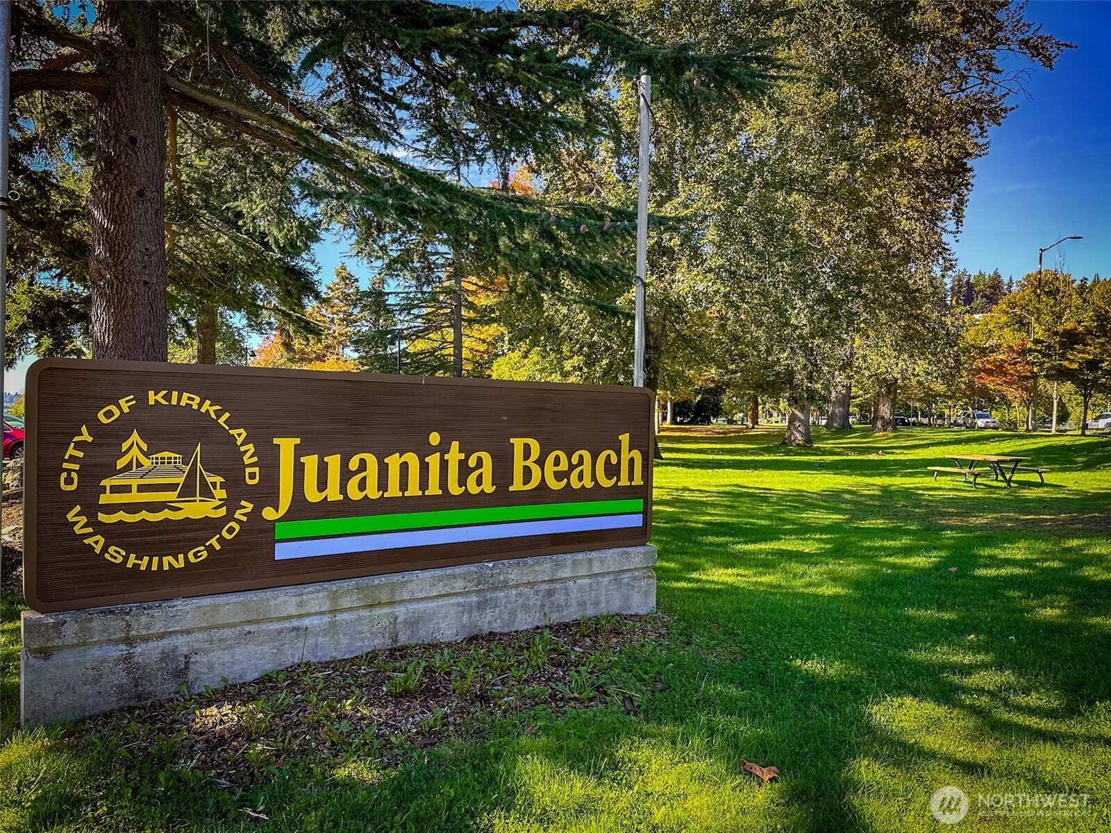 8329 NE Juanita Drive , Kirkland, WA 98034