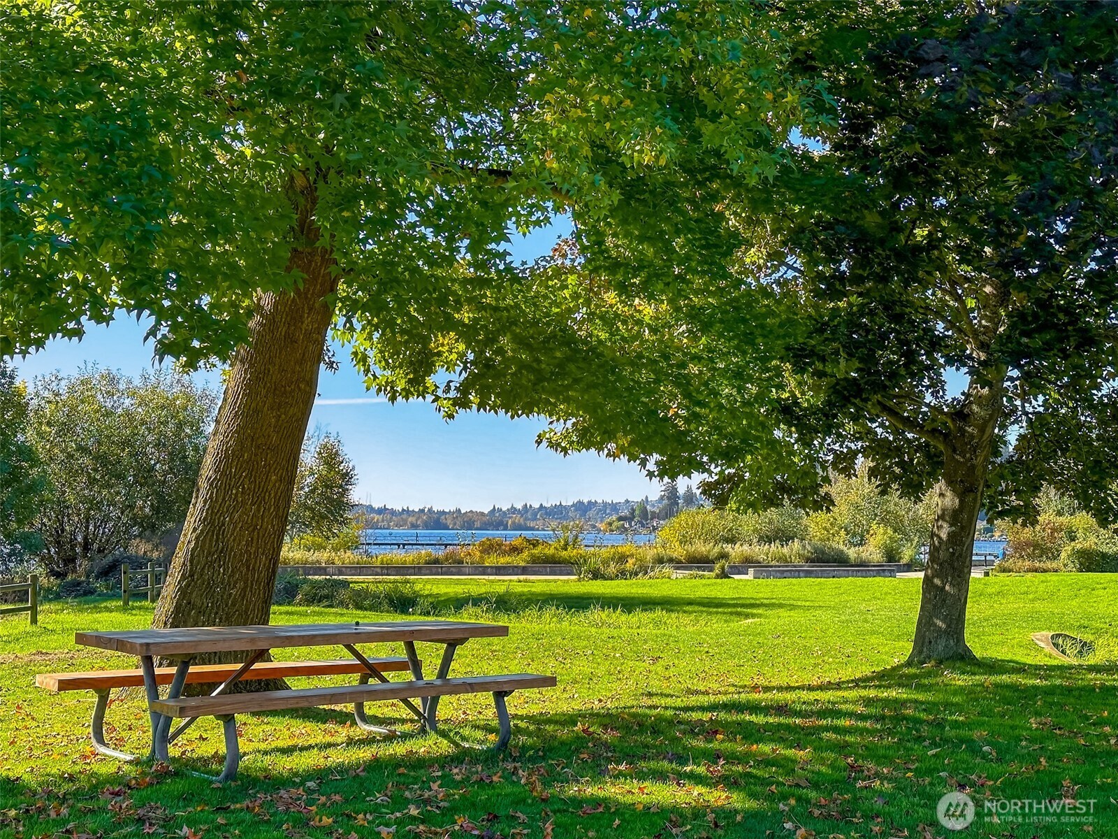 8329 NE Juanita Drive , Kirkland, WA 98034