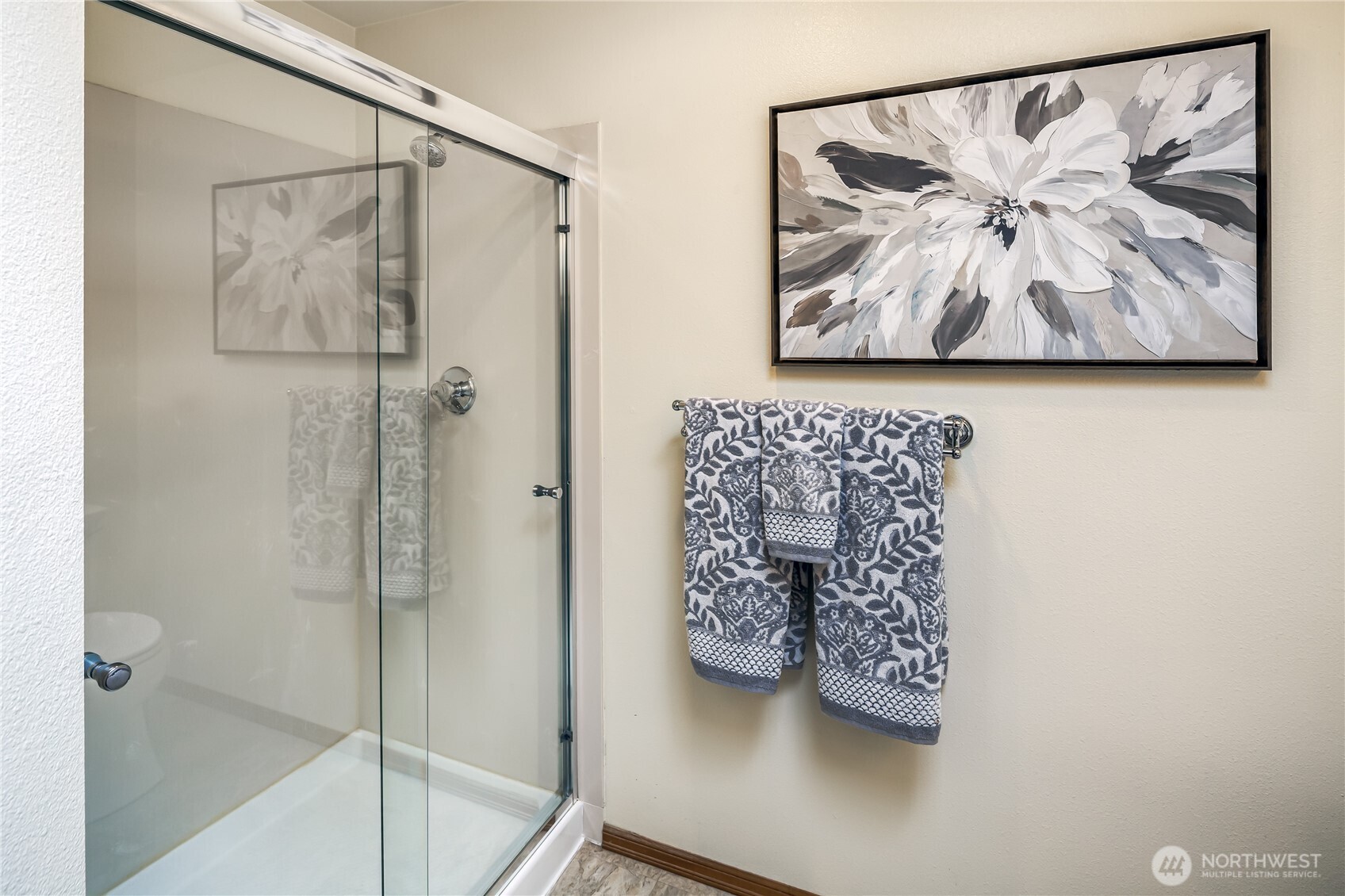 610 Glen Street #3, Edmonds, WA 98020