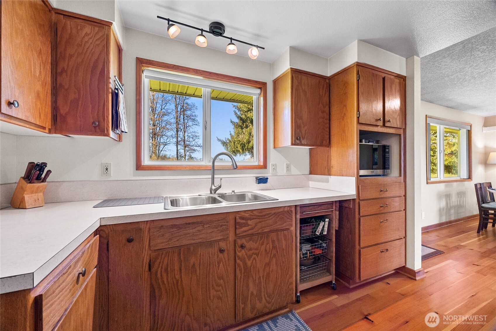 217 Bay Road , Winlock, WA 98596