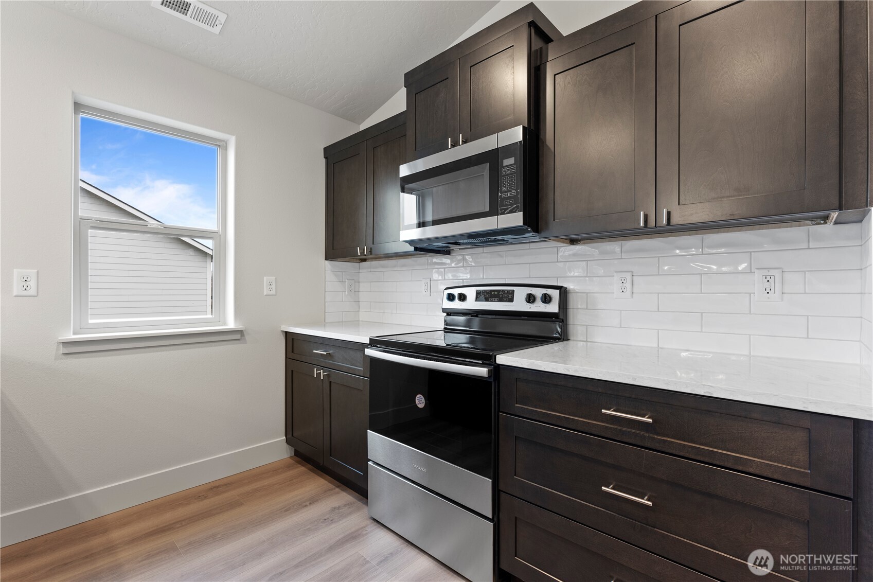 202 N Sandy Loop , Moses Lake, WA 98837