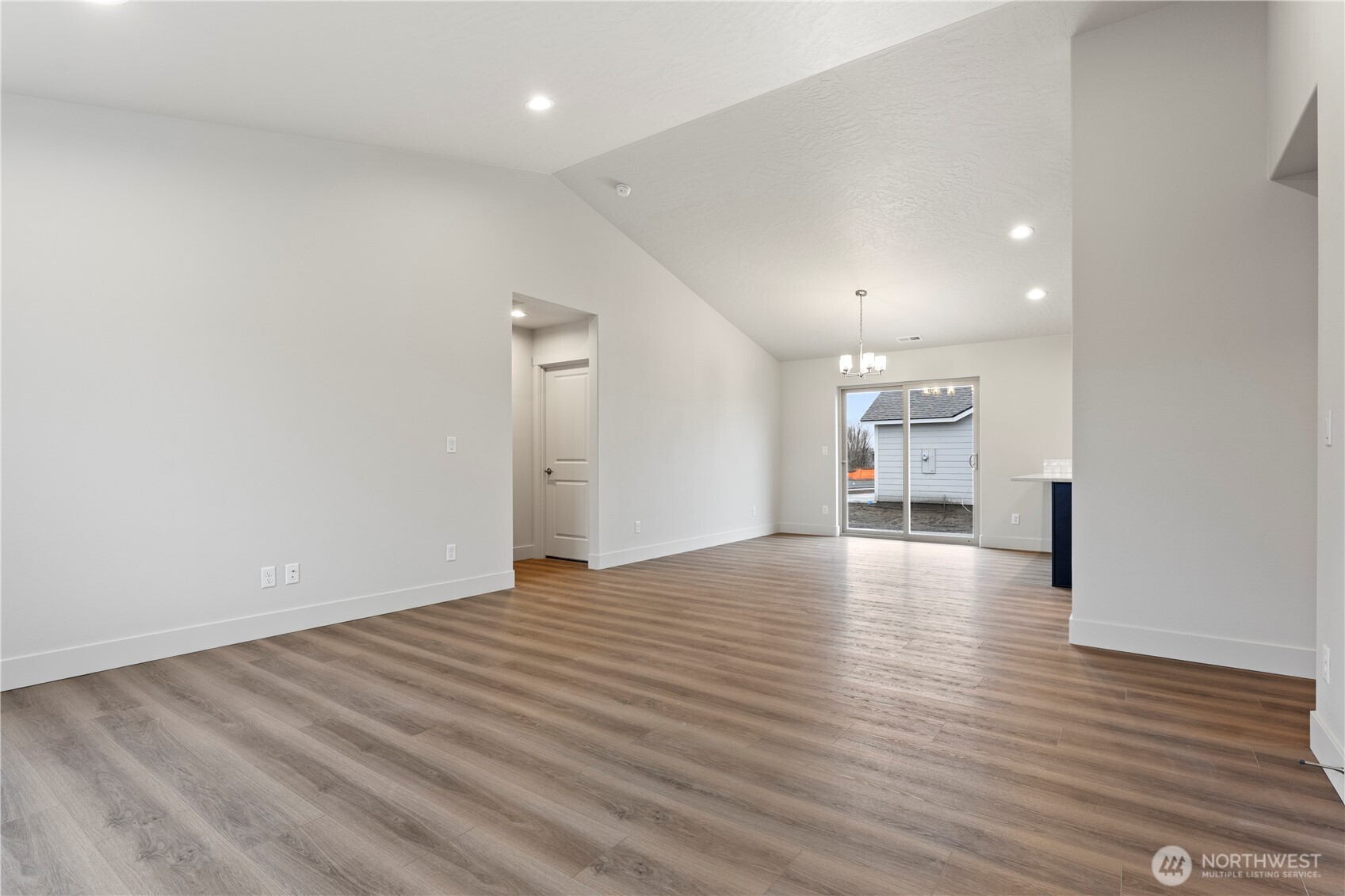 202 N Sandy Loop , Moses Lake, WA 98837