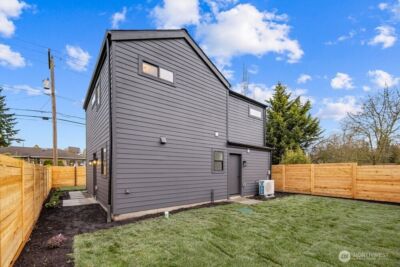 3215 22nd Avenue S, Seattle, WA 98144 - Photo 27