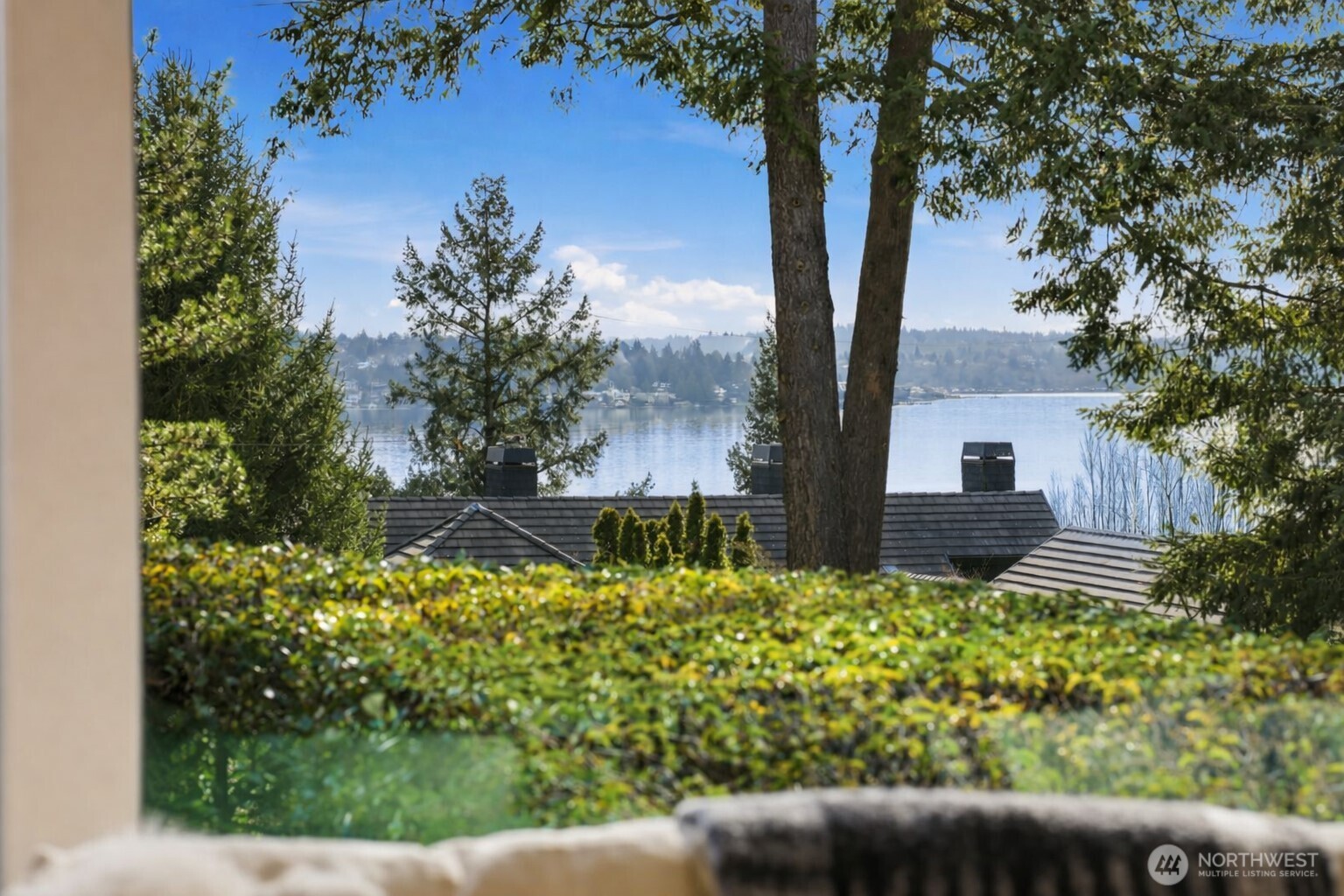 9632 Lake Washington Blvd NE, Bellevue, WA 98004