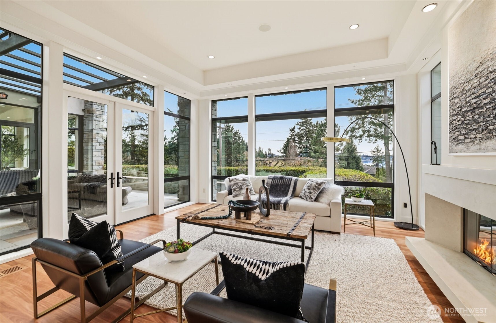 9632 Lake Washington Blvd NE, Bellevue, WA 98004