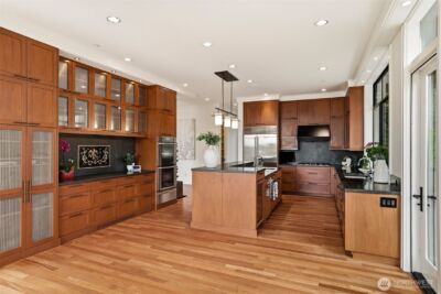 9632 Lake Washington Blvd NE, Bellevue, WA 98004 - Photo 9