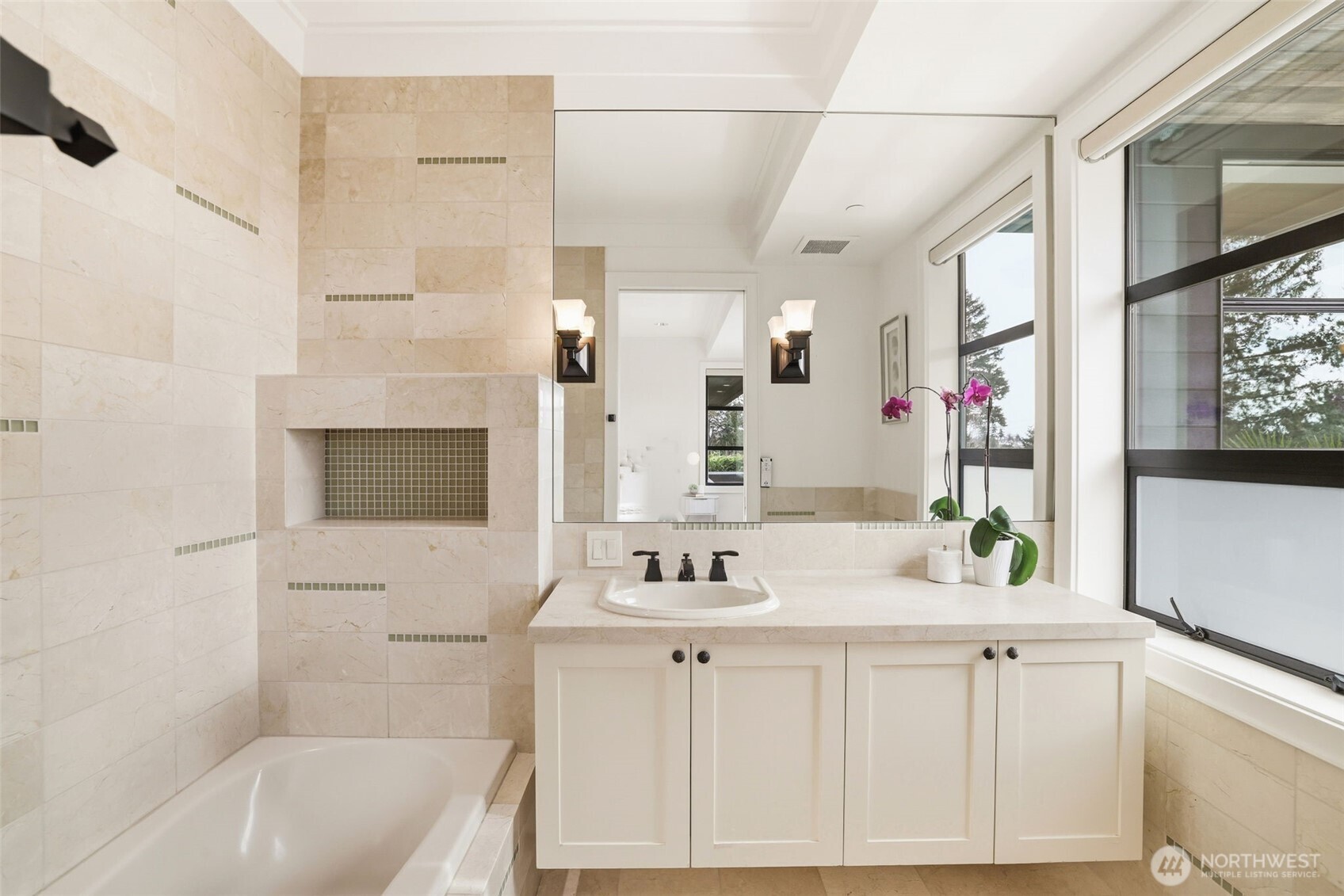 9632 Lake Washington Blvd NE, Bellevue, WA 98004