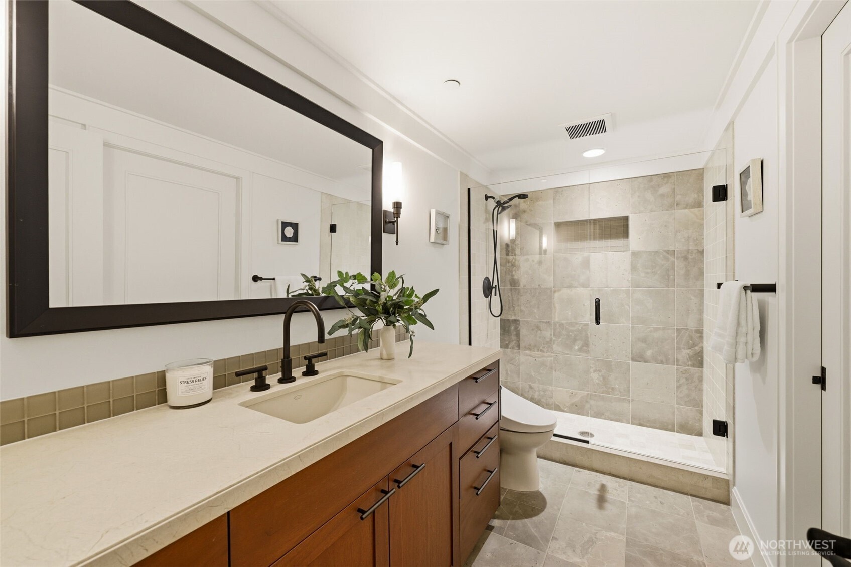 9632 Lake Washington Blvd NE, Bellevue, WA 98004