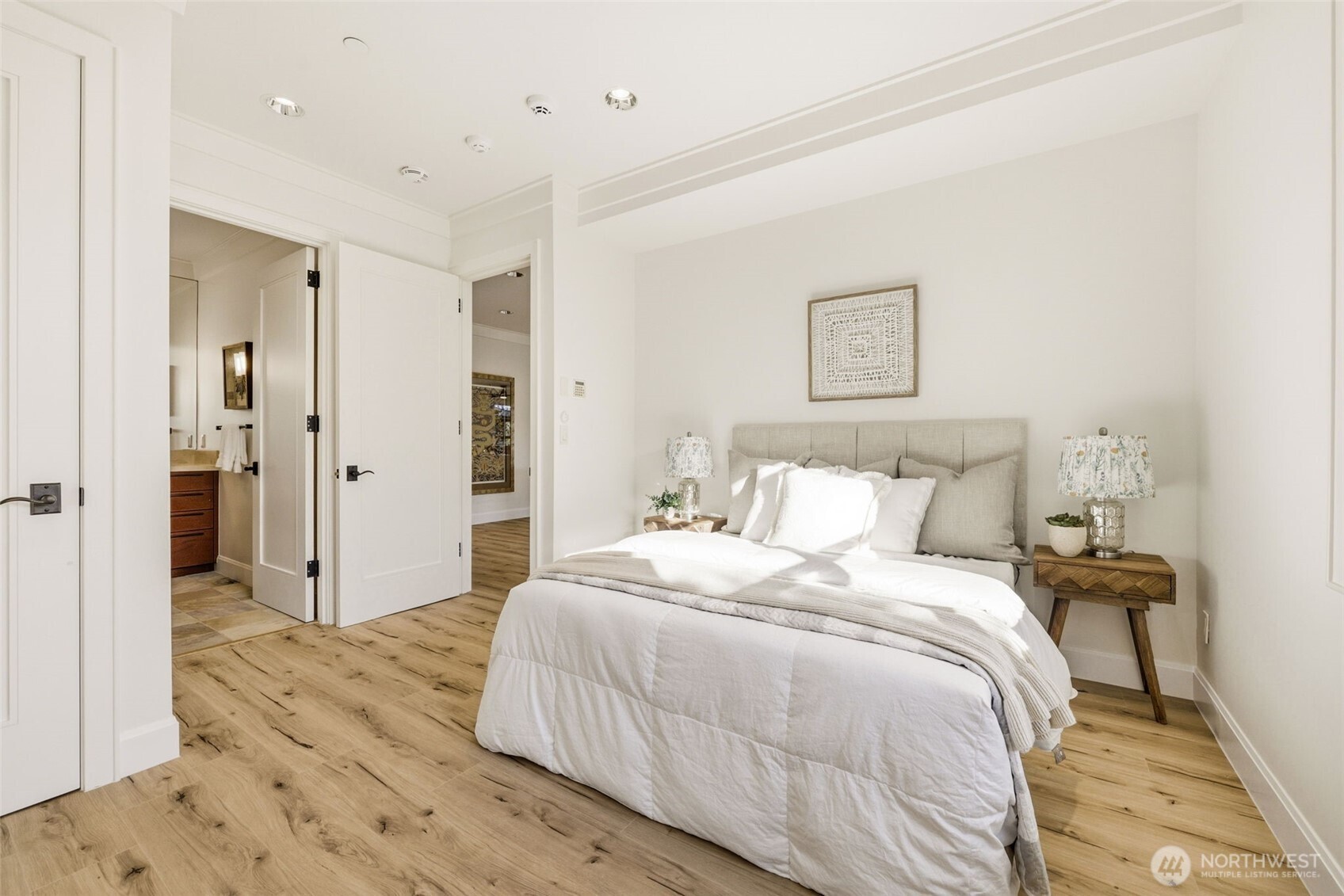 9632 Lake Washington Blvd NE, Bellevue, WA 98004