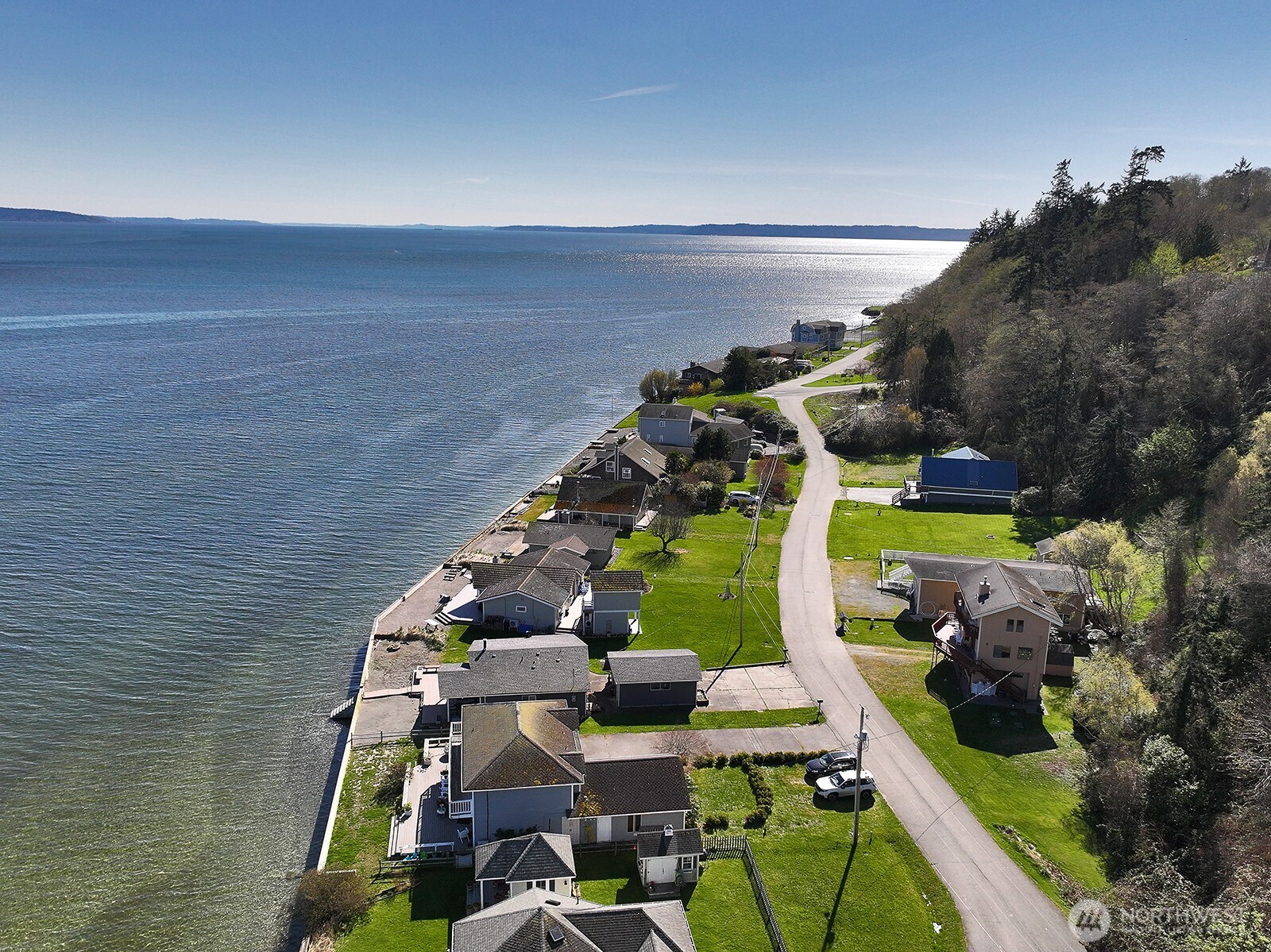 3837 Driftwood Drive , Clinton, WA 98236