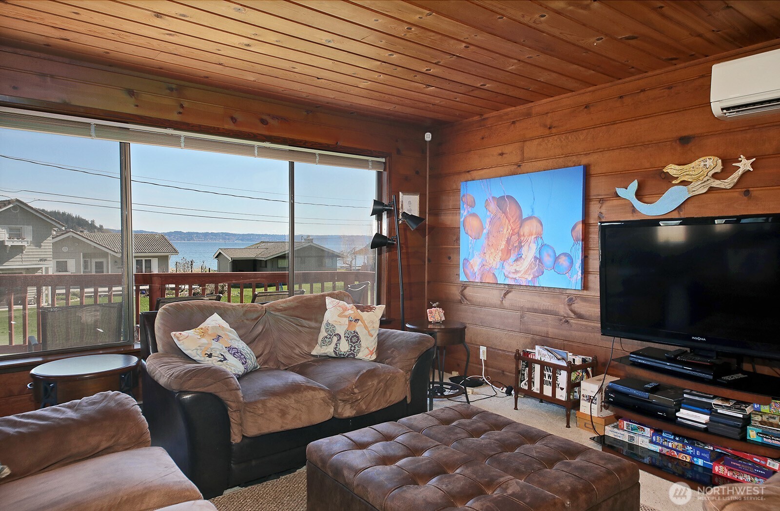 3837 Driftwood Drive , Clinton, WA 98236