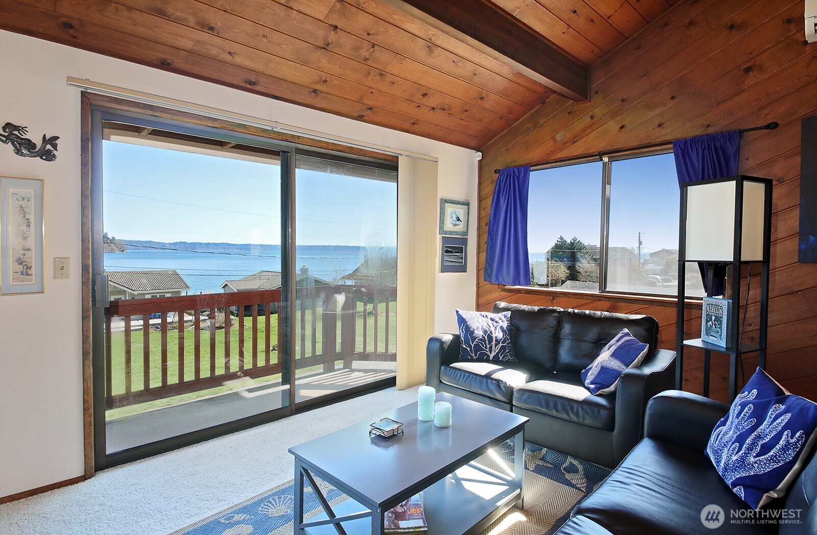 3837 Driftwood Drive , Clinton, WA 98236