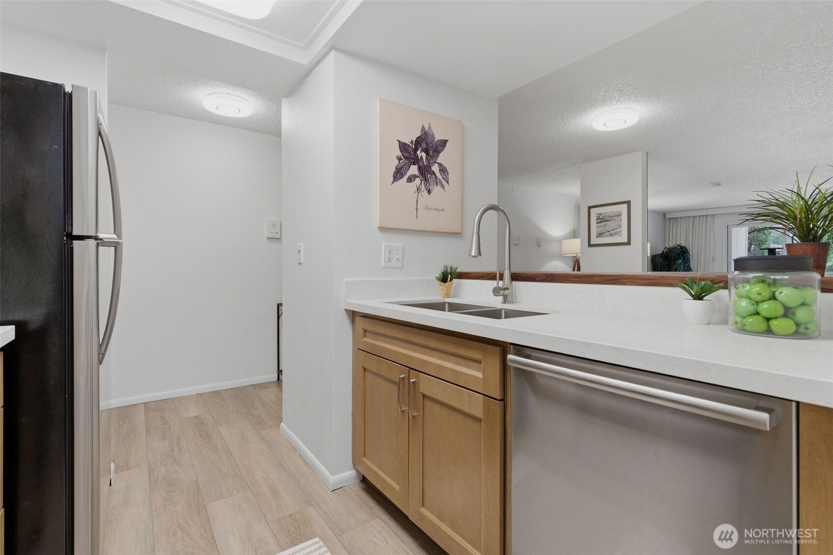 14555 NE 32nd Street #F101, Bellevue, WA 98007-3621