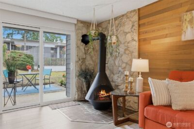 14555 NE 32nd Street #F101, Bellevue, WA 98007-3621 - Photo 20