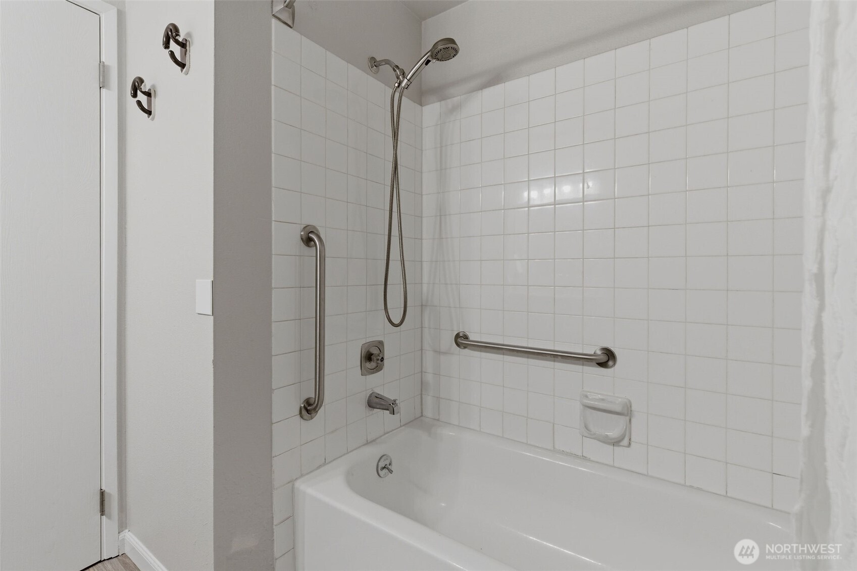 14555 NE 32nd Street #F101, Bellevue, WA 98007-3621