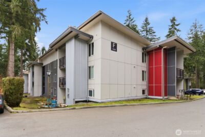 14555 NE 32nd Street #F101, Bellevue, WA 98007-3621 - Photo 3