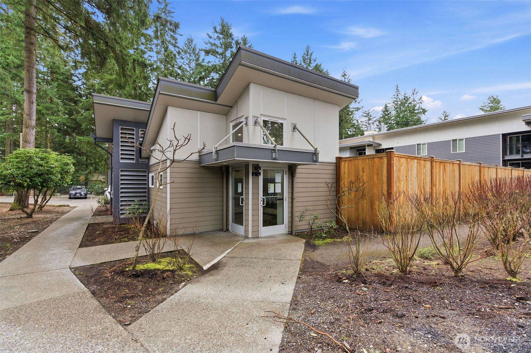 14555 NE 32nd Street #F101, Bellevue, WA 98007-3621