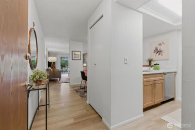 14555 NE 32nd Street #F101, Bellevue, WA 98007-3621 - Photo 5