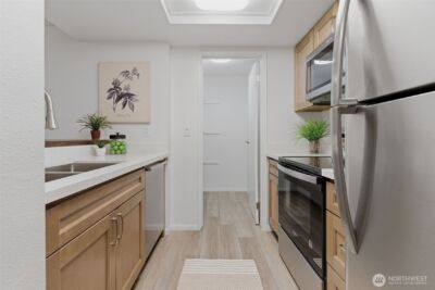 14555 NE 32nd Street #F101, Bellevue, WA 98007-3621 - Photo 6