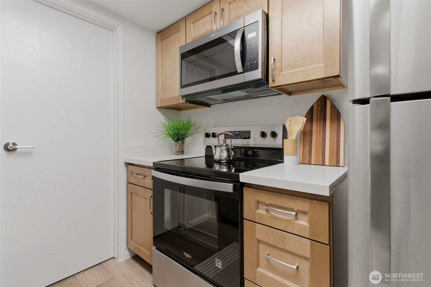 14555 NE 32nd Street #F101, Bellevue, WA 98007-3621