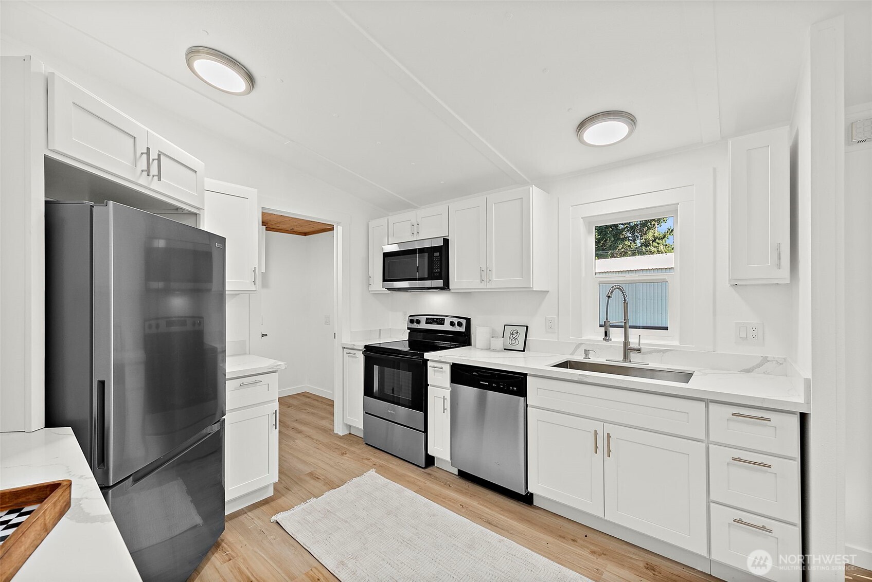 9427 Case Road SW, Olympia, WA 98512