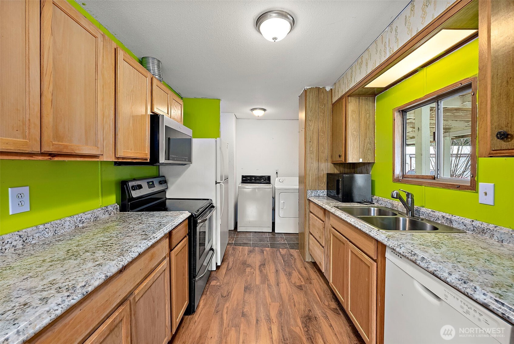 9427 Case Road SW, Olympia, WA 98512