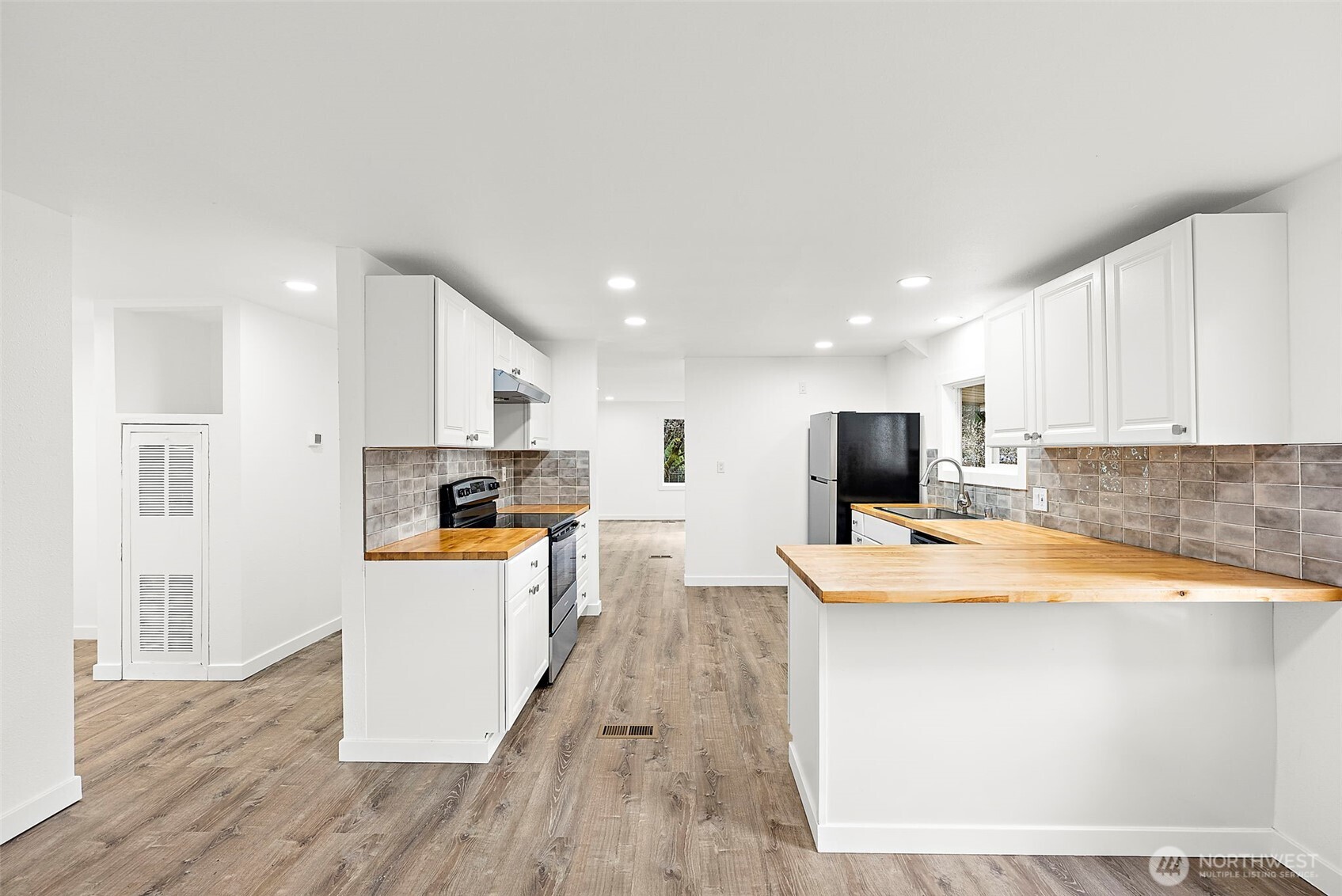 21 E North Lake Drive , Shelton, WA 98584