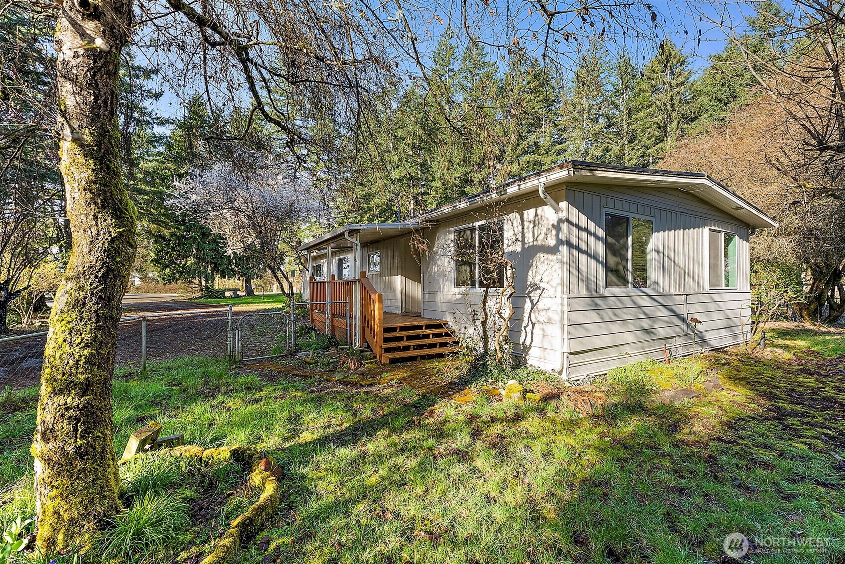 21 E North Lake Drive , Shelton, WA 98584