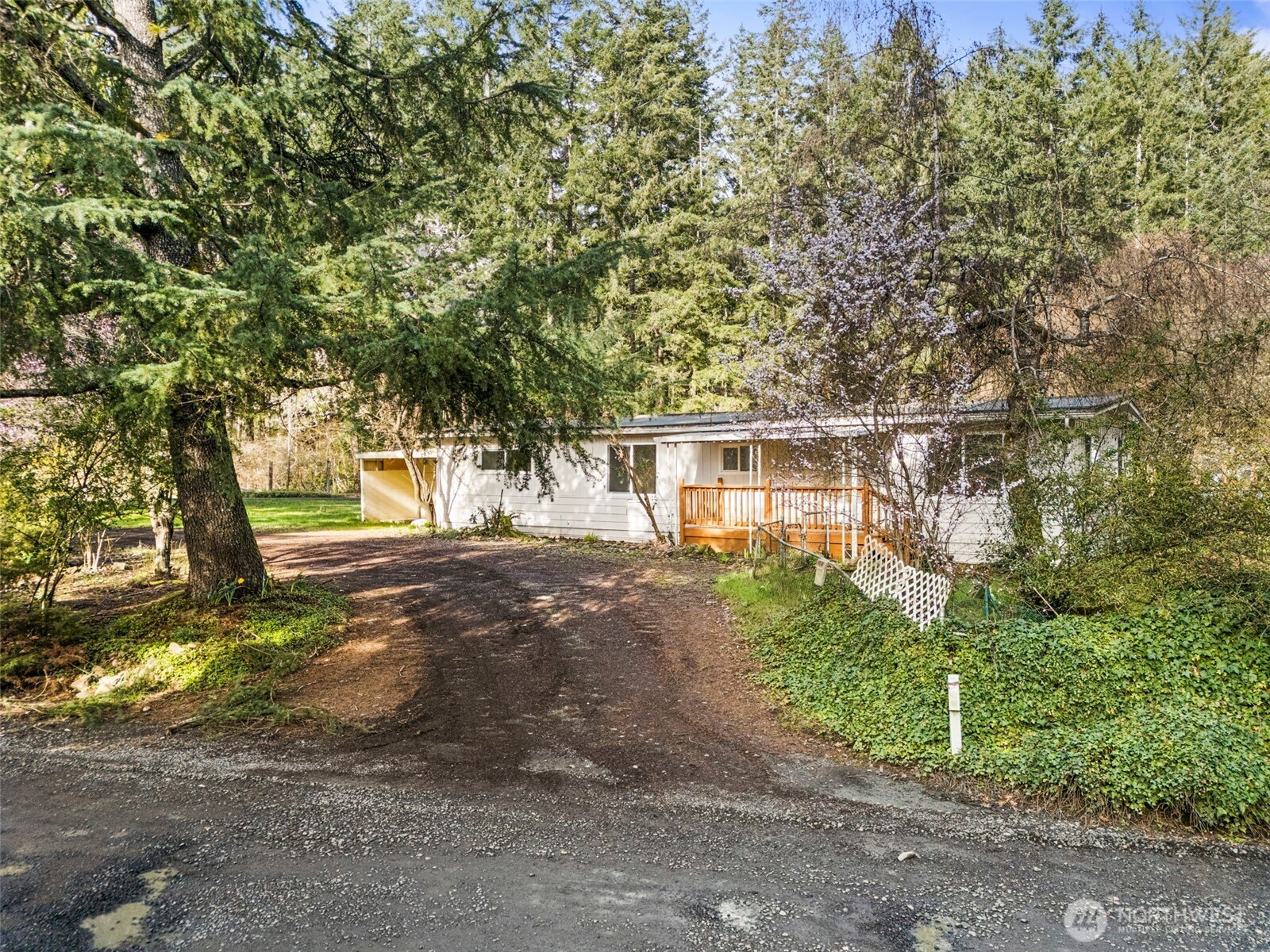 21 E North Lake Drive , Shelton, WA 98584