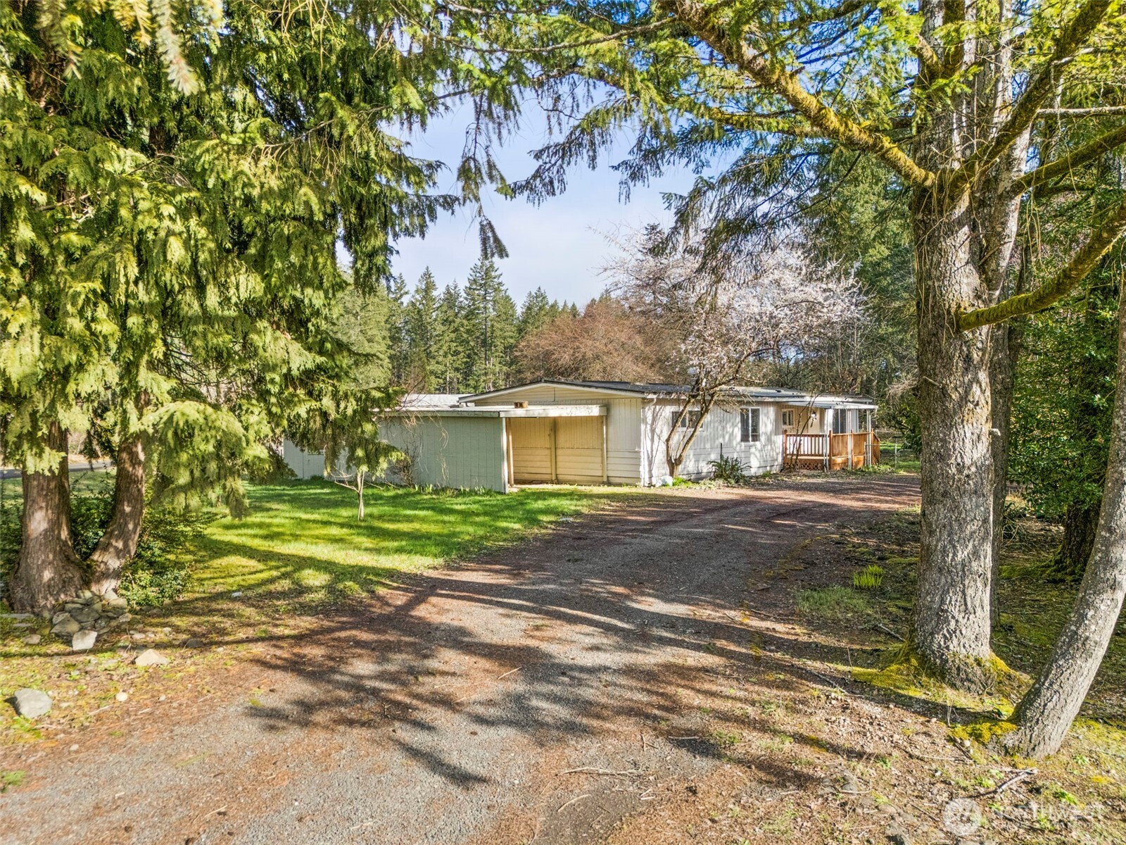 21 E North Lake Drive , Shelton, WA 98584