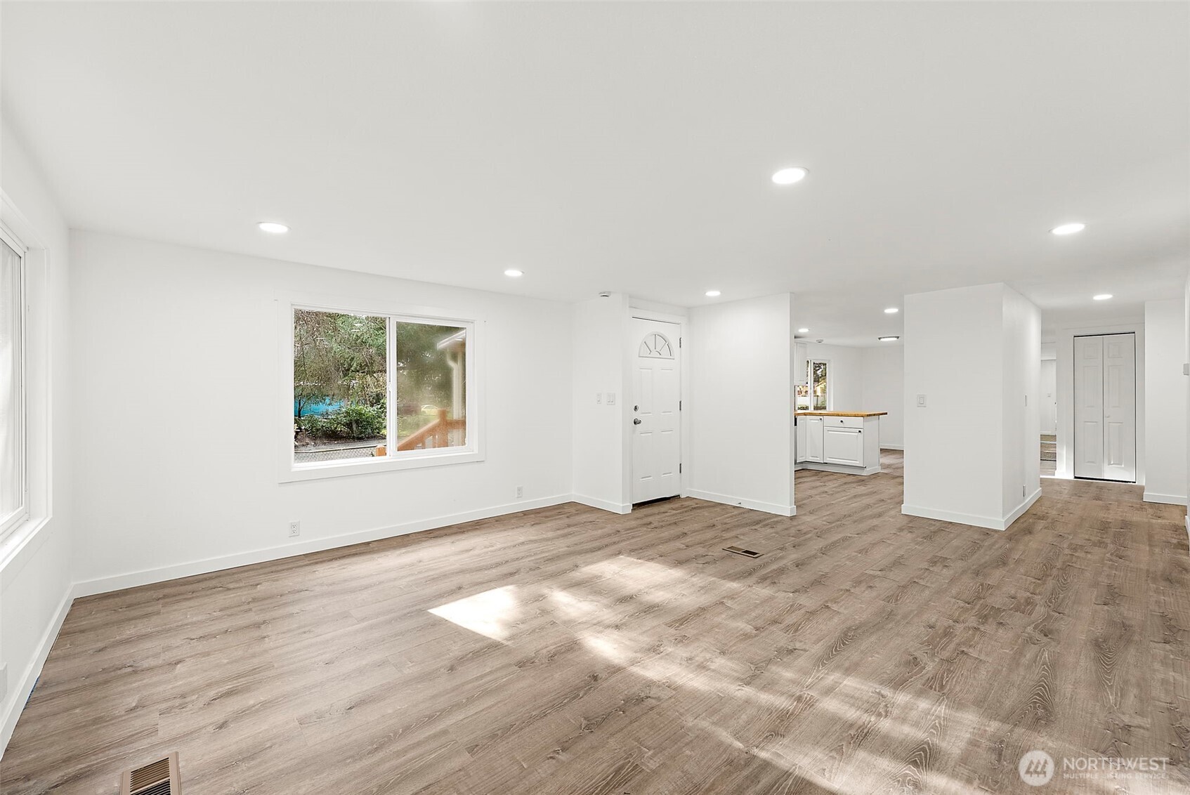 21 E North Lake Drive , Shelton, WA 98584