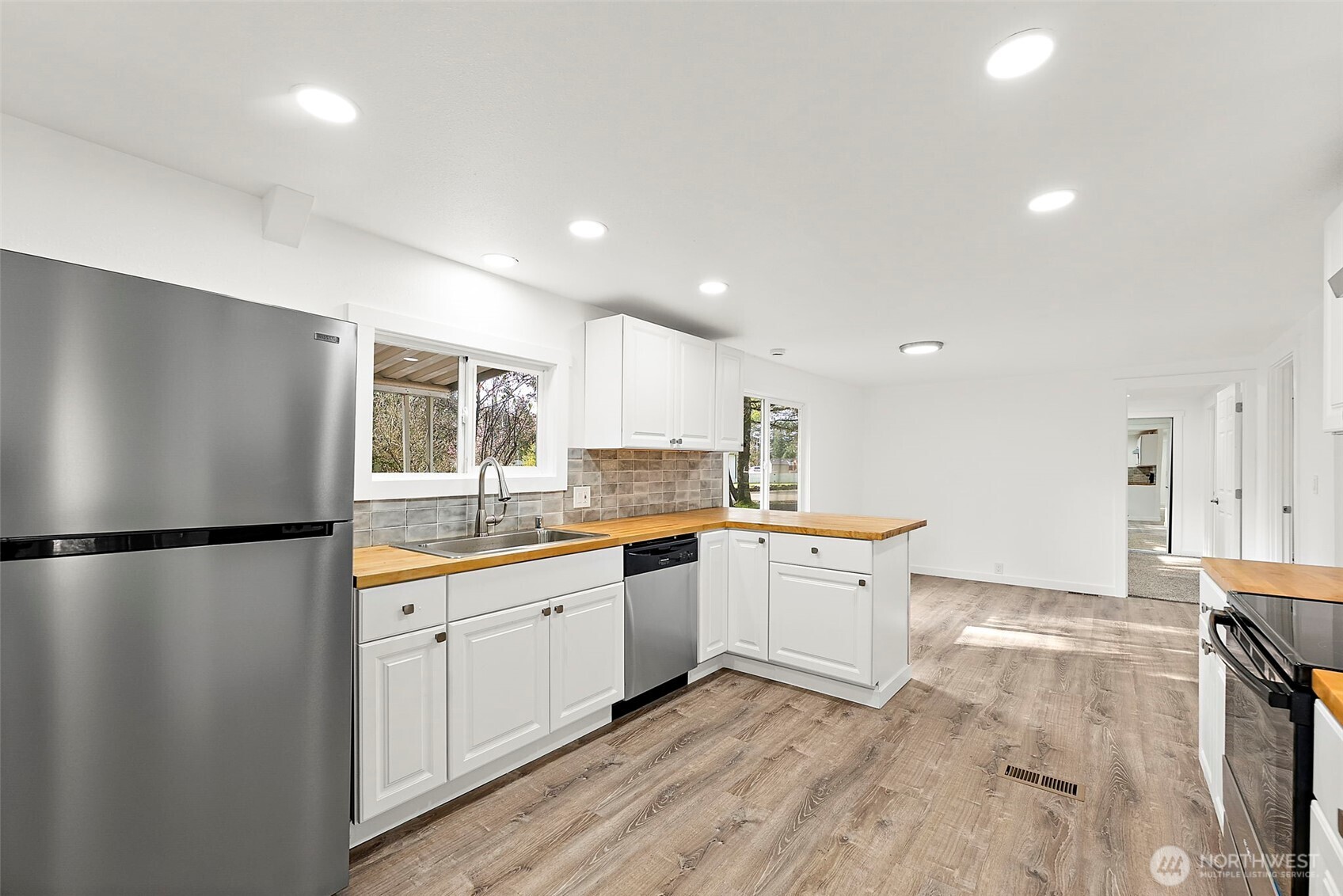 21 E North Lake Drive , Shelton, WA 98584