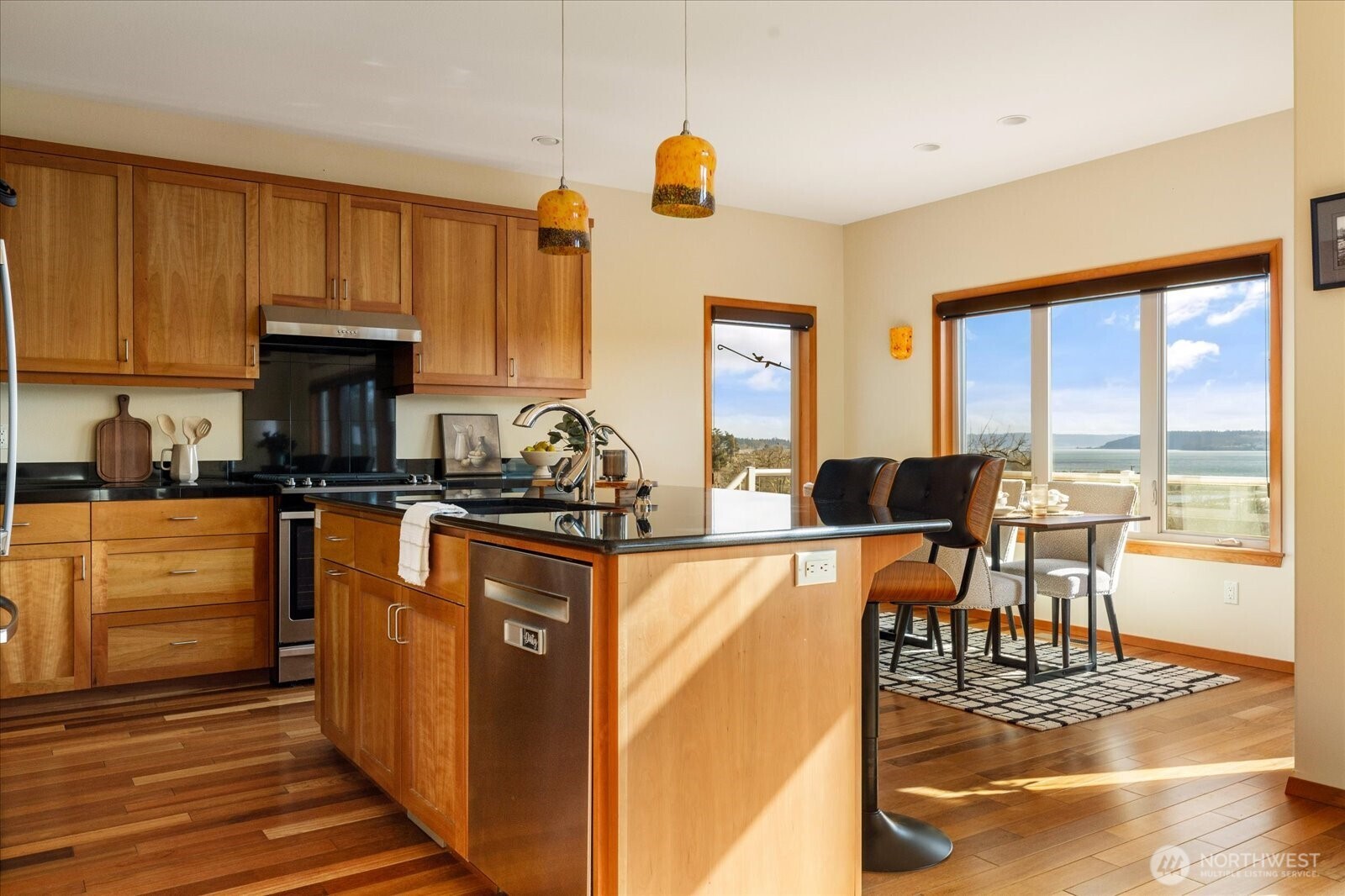 650 Skymeadow Drive , Coupeville, WA 98239