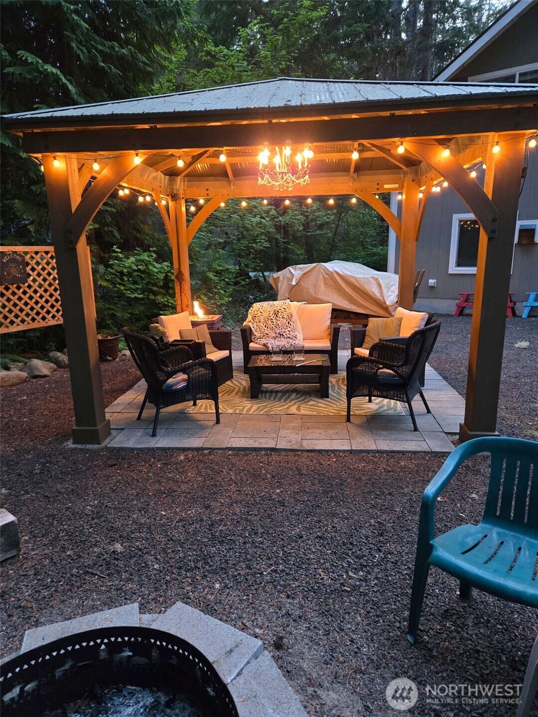 411 N Duckabush Drive E, Hoodsport, WA 98548