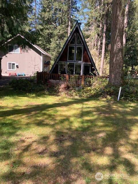 411 N Duckabush Drive E, Hoodsport, WA 98548