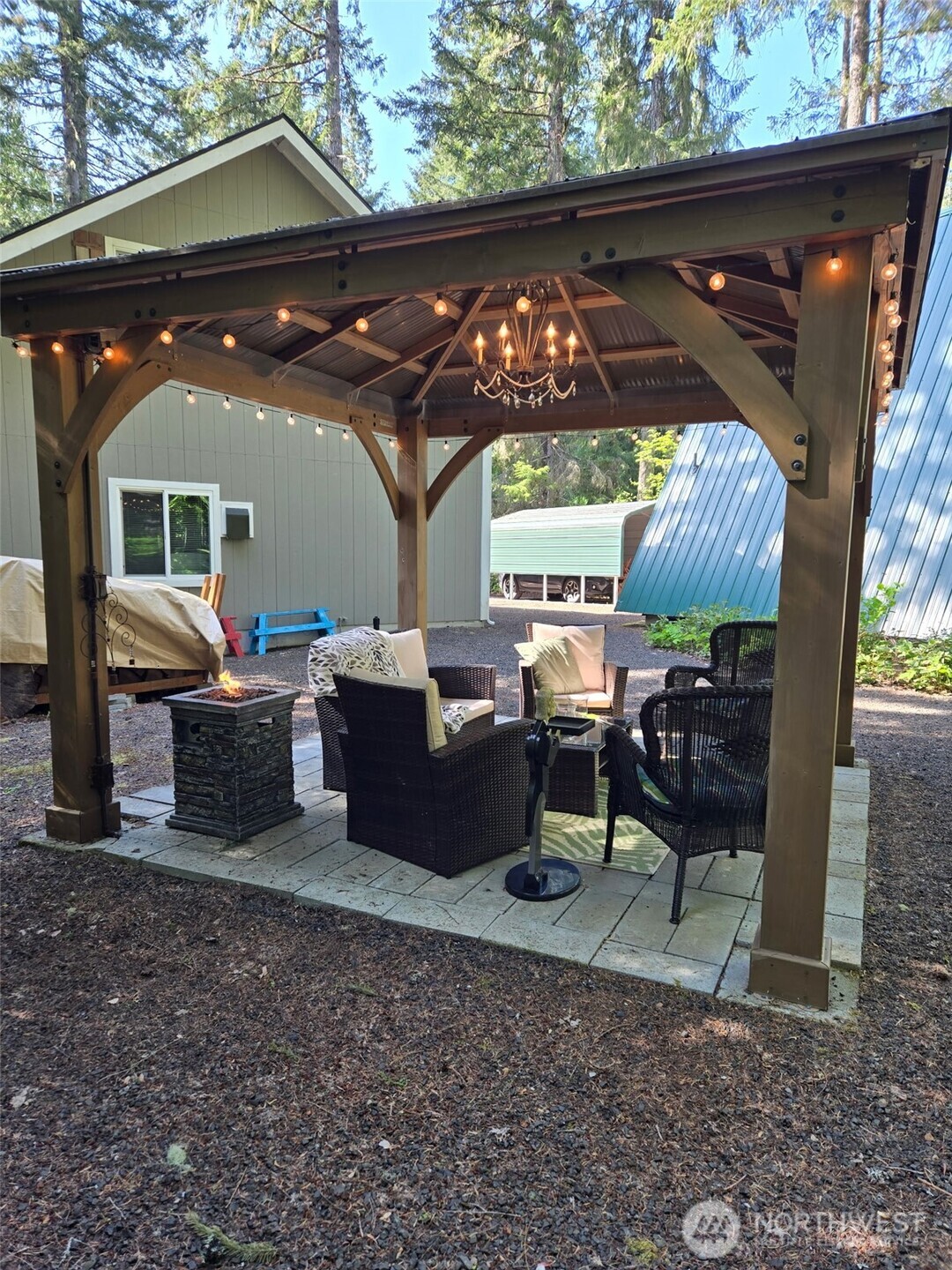 411 N Duckabush Drive E, Hoodsport, WA 98548
