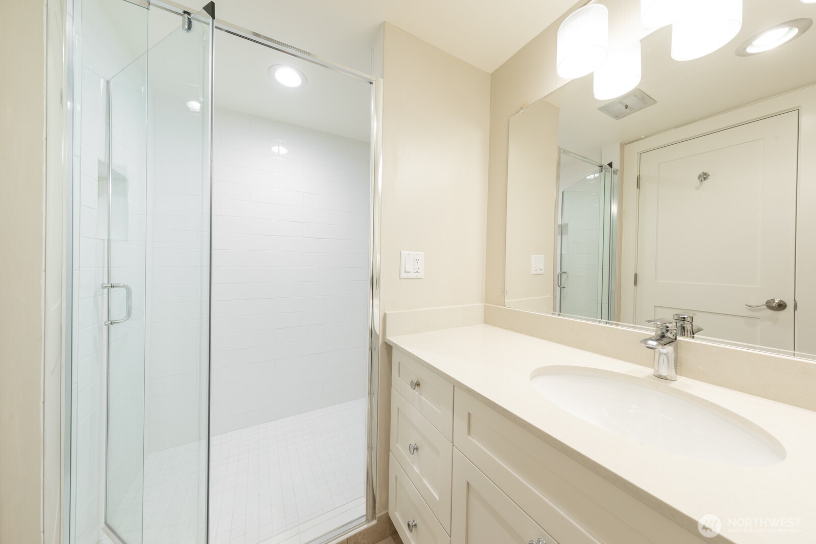 2330 43rd Avenue E #403B, Seattle, WA 98112