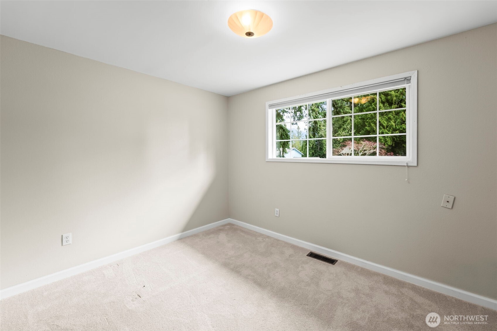 8642 University Point Circle NE, Bremerton, WA 98311