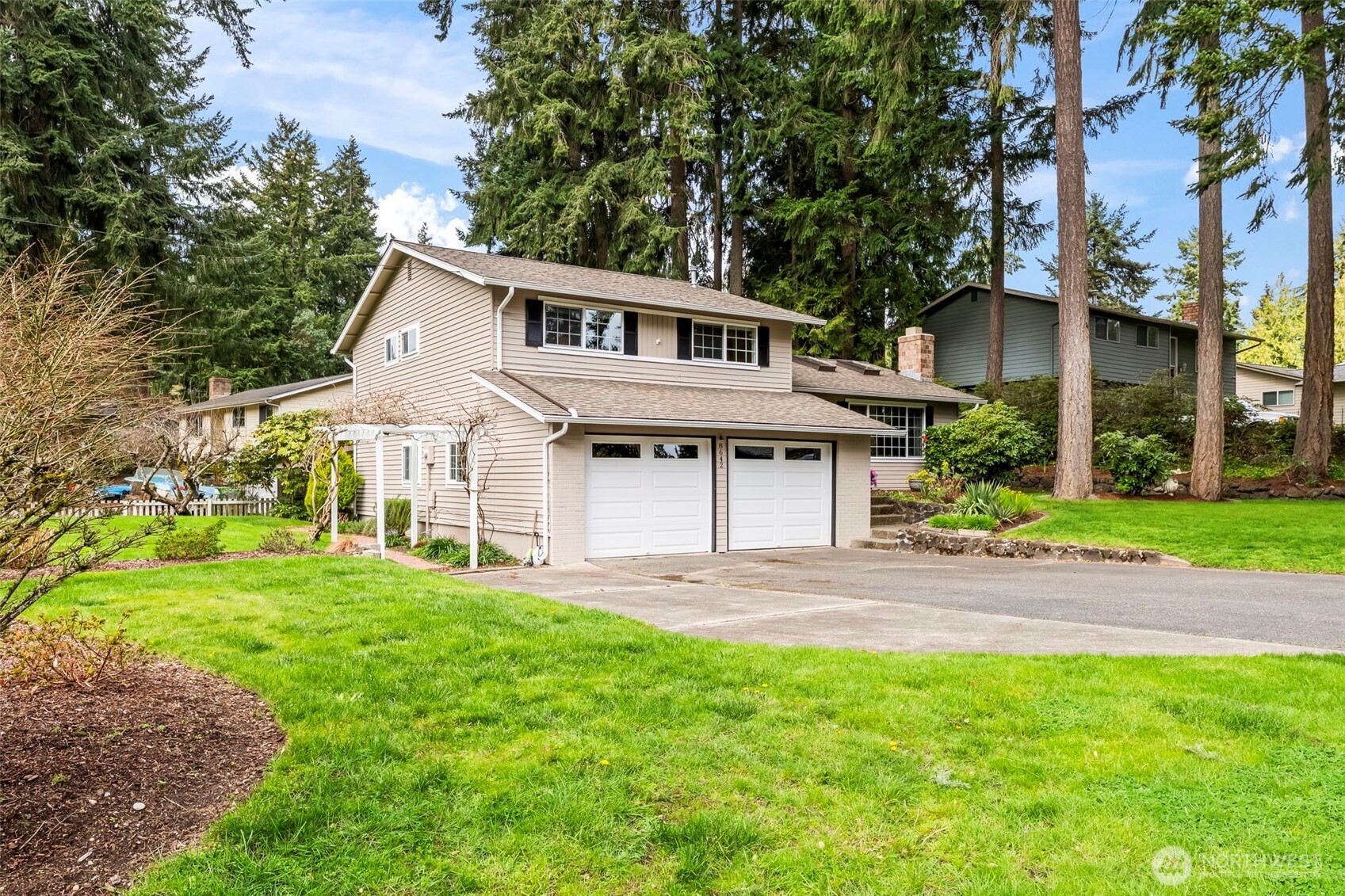 8642 University Point Circle NE, Bremerton, WA 98311