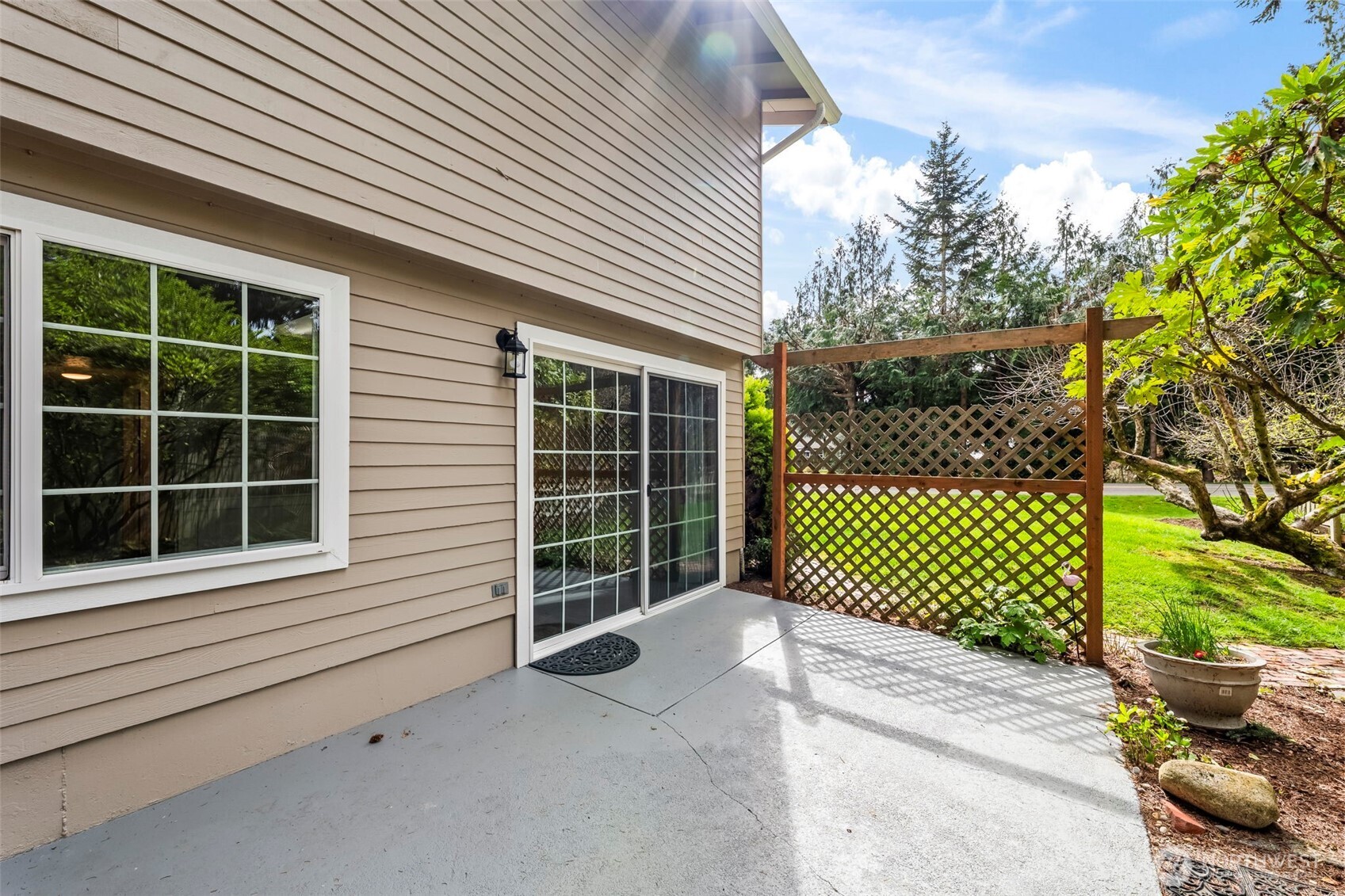8642 University Point Circle NE, Bremerton, WA 98311