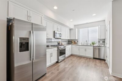 10942 NE 189th Place #E, Bothell, WA 98011 - Photo 8