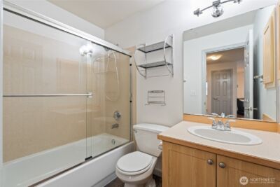 10511 Midvale Avenue N #301, Seattle, WA 98133 - Photo 12