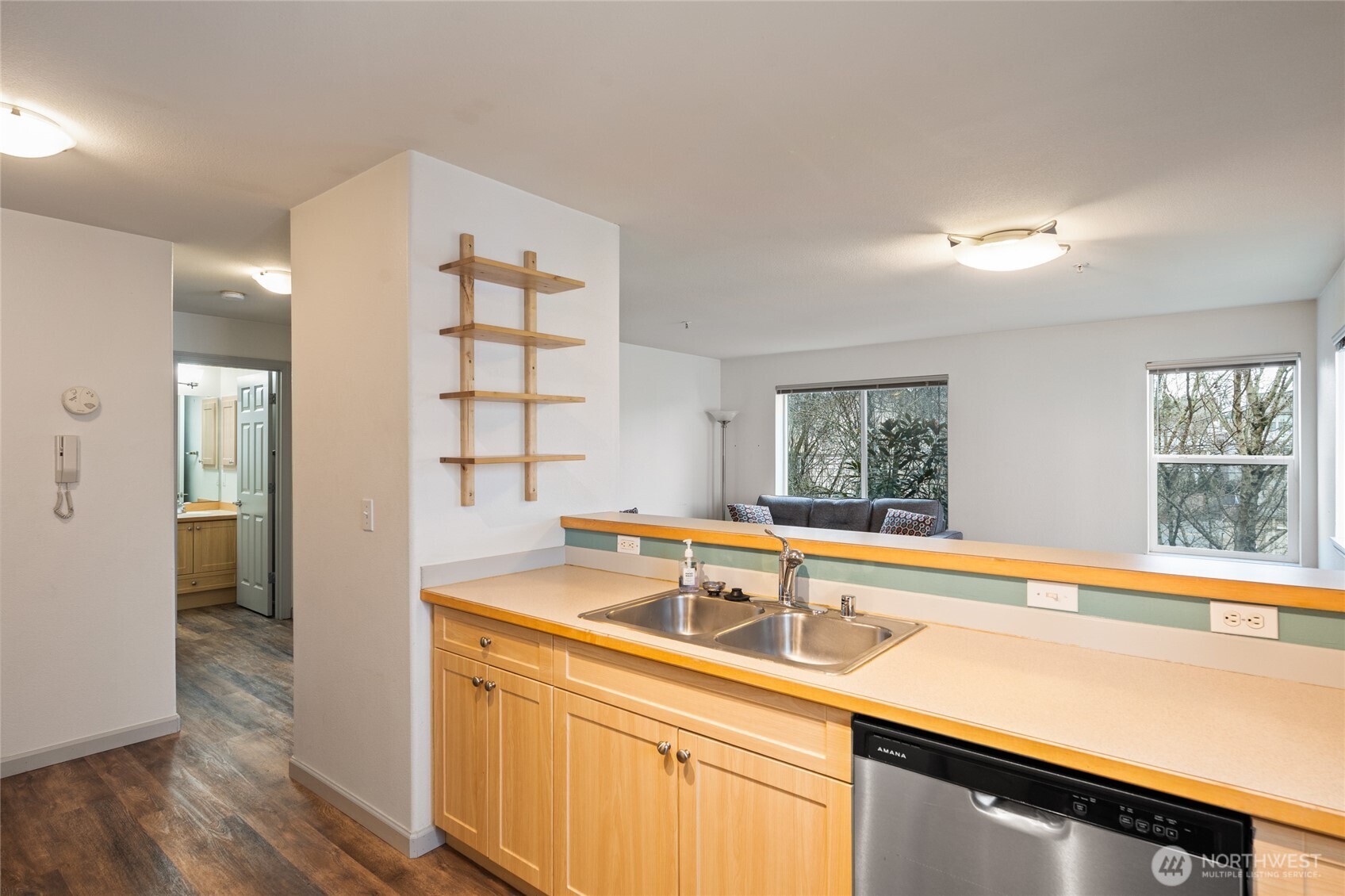 10511 Midvale Avenue N #301, Seattle, WA 98133