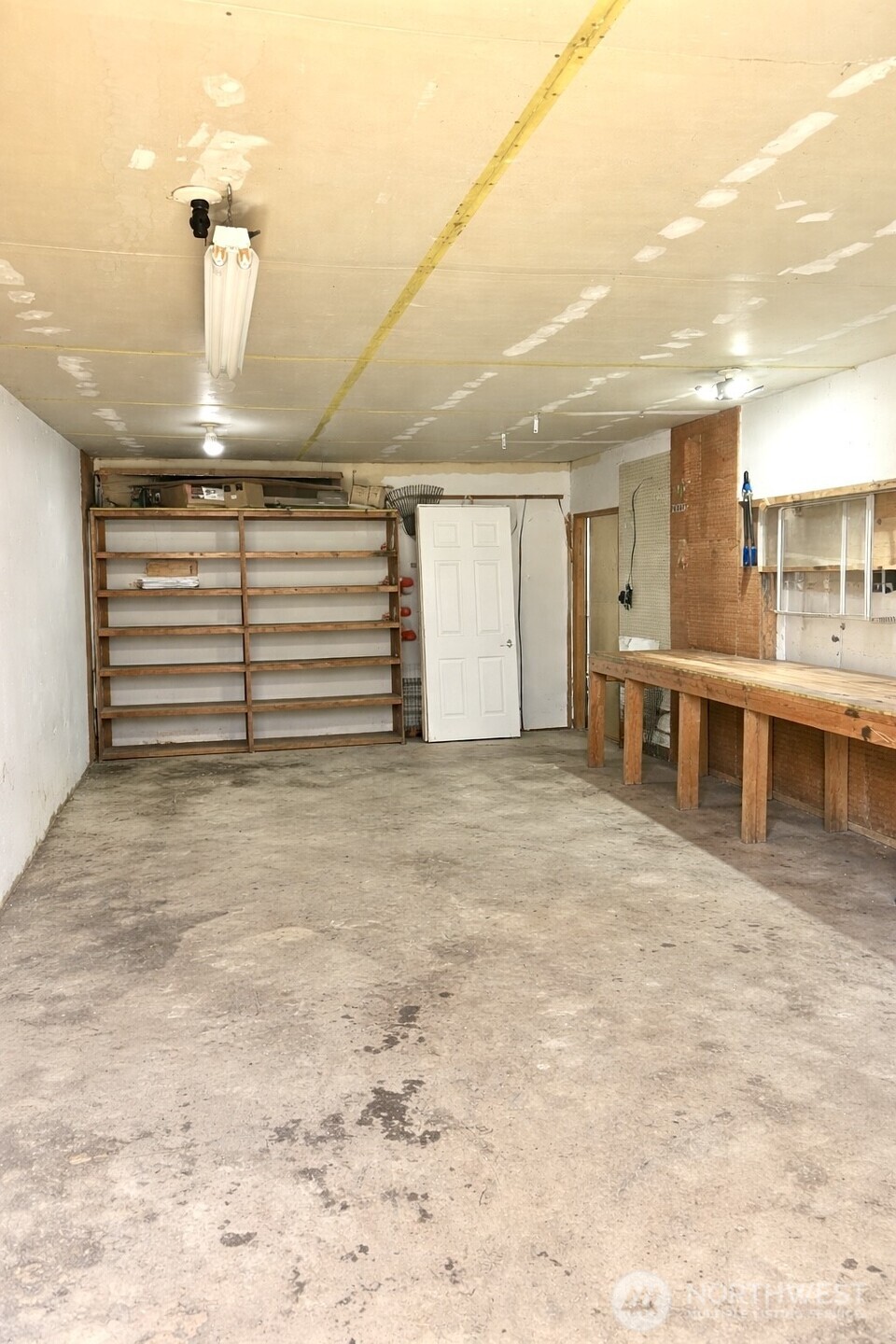 521 NE Larson Lake Rd , Belfair, WA 98528-9401