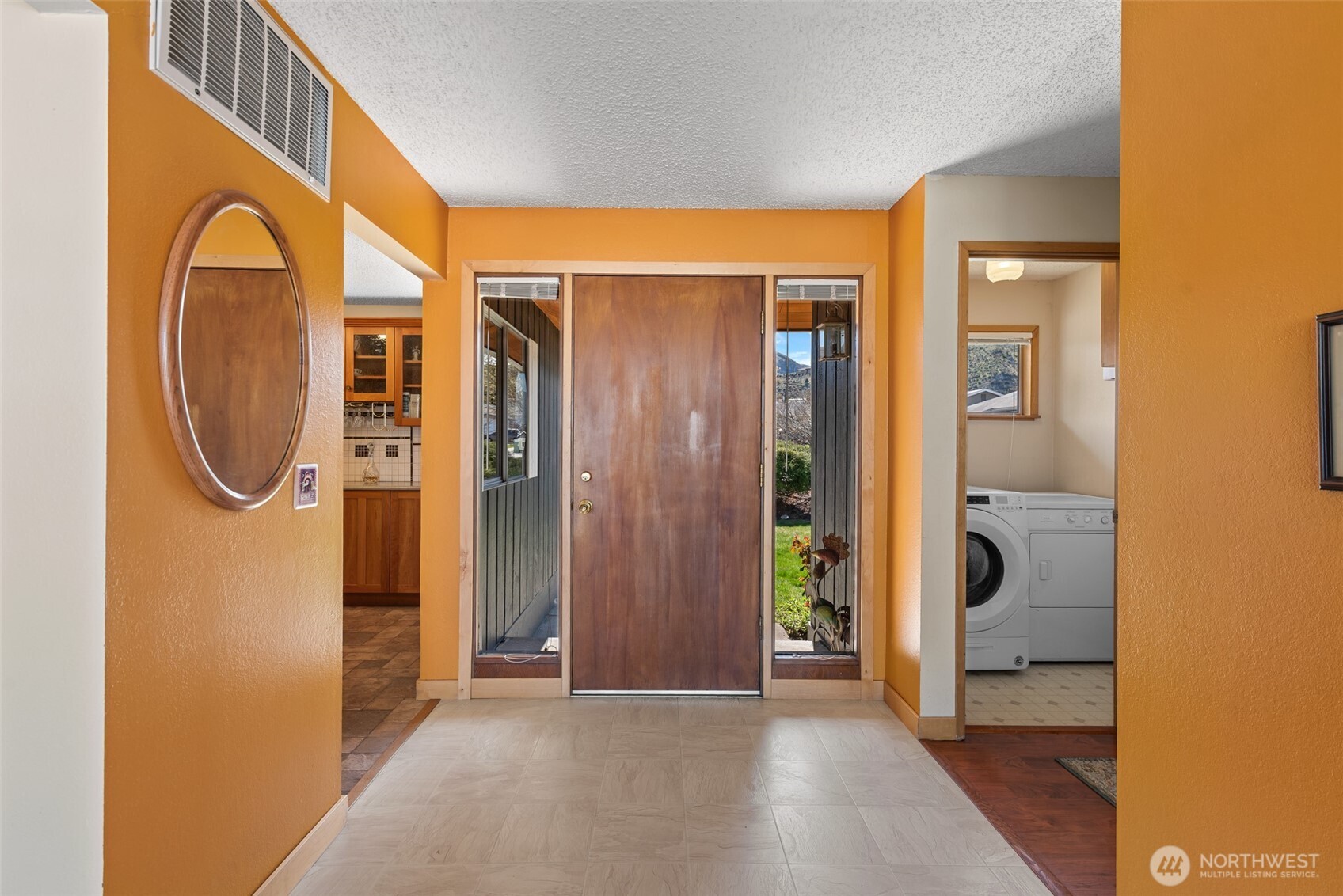 1320 Seneca Street , Wenatchee, WA 98801