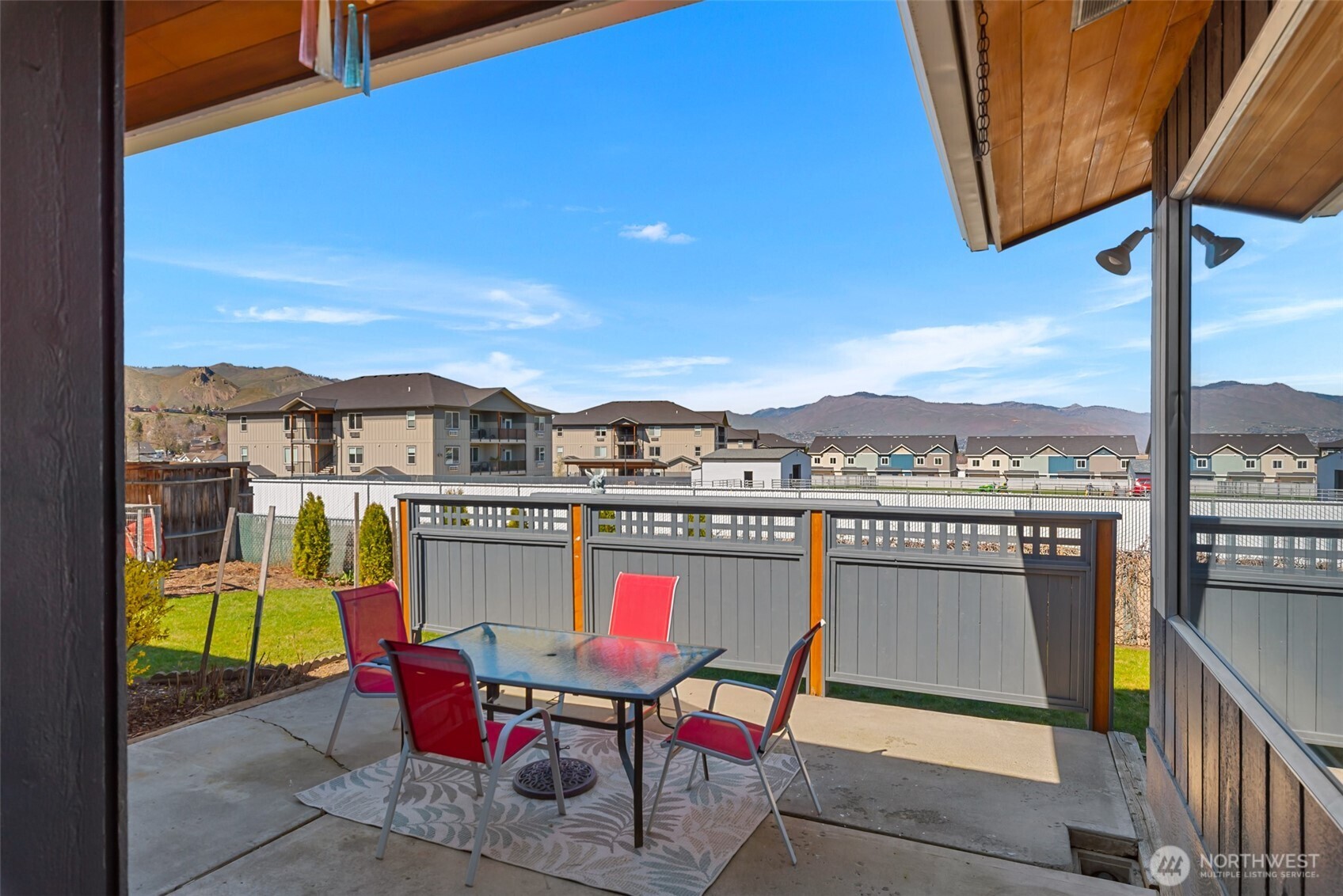 1320 Seneca Street , Wenatchee, WA 98801