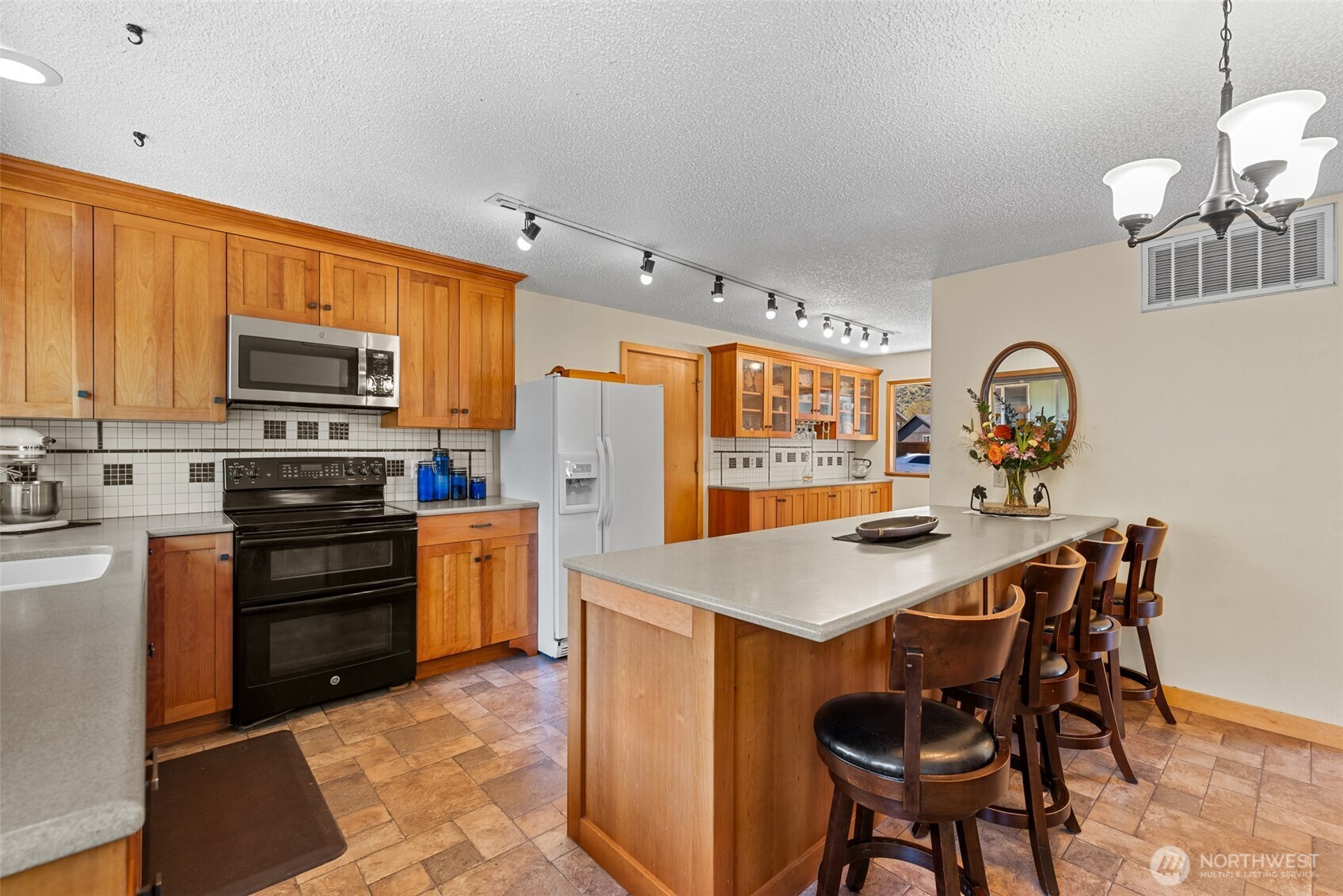 1320 Seneca Street , Wenatchee, WA 98801